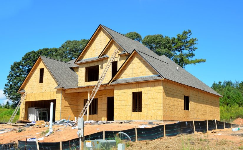 Właściwie z bieżącymi przepisami nowo budowane domy muszą być oszczędnościowe.